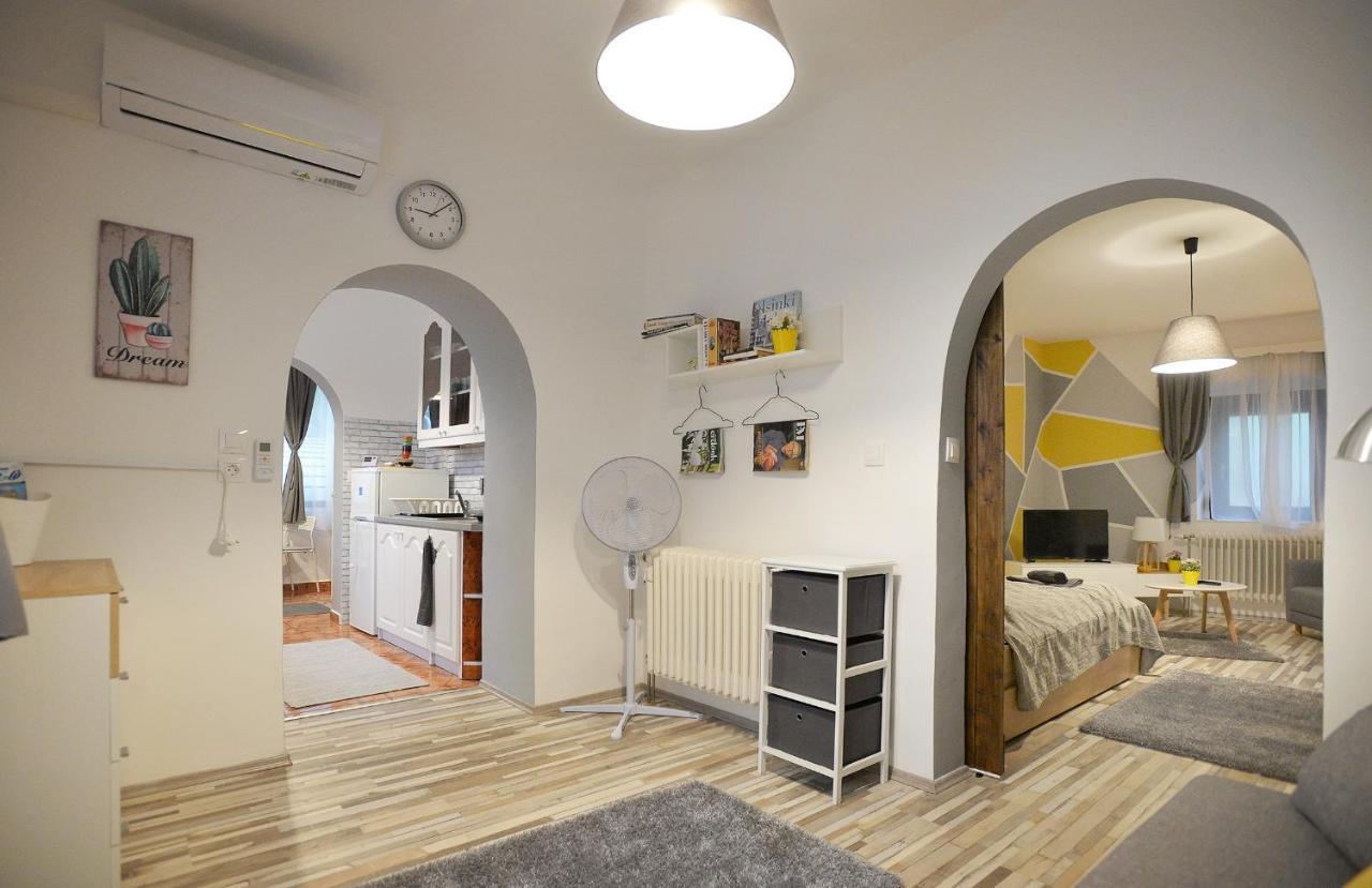 Castle Garden Apartman Еґер Екстер'єр фото