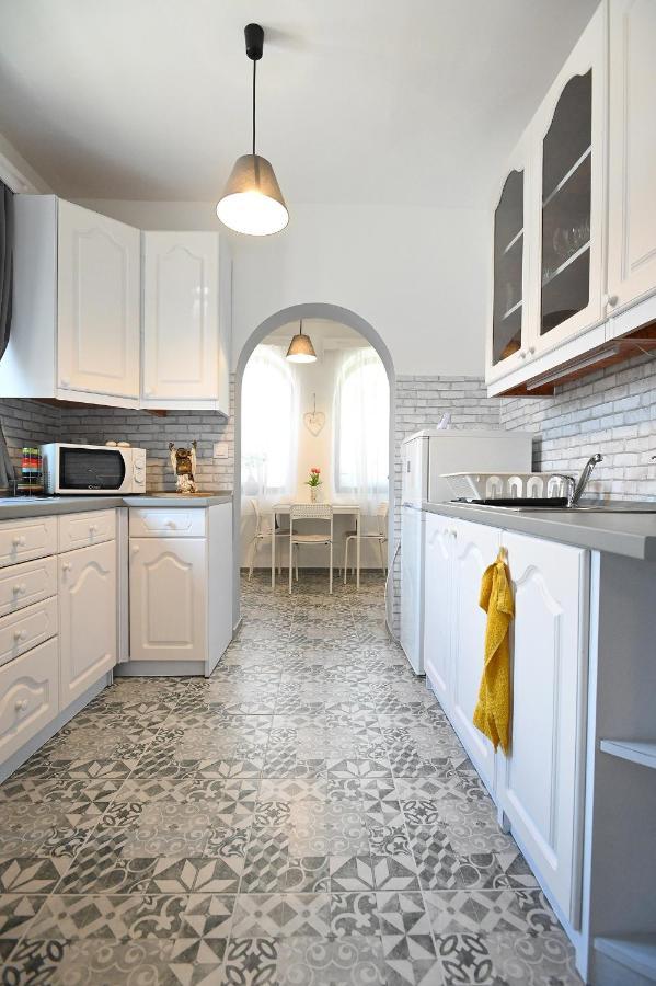 Castle Garden Apartman Еґер Екстер'єр фото